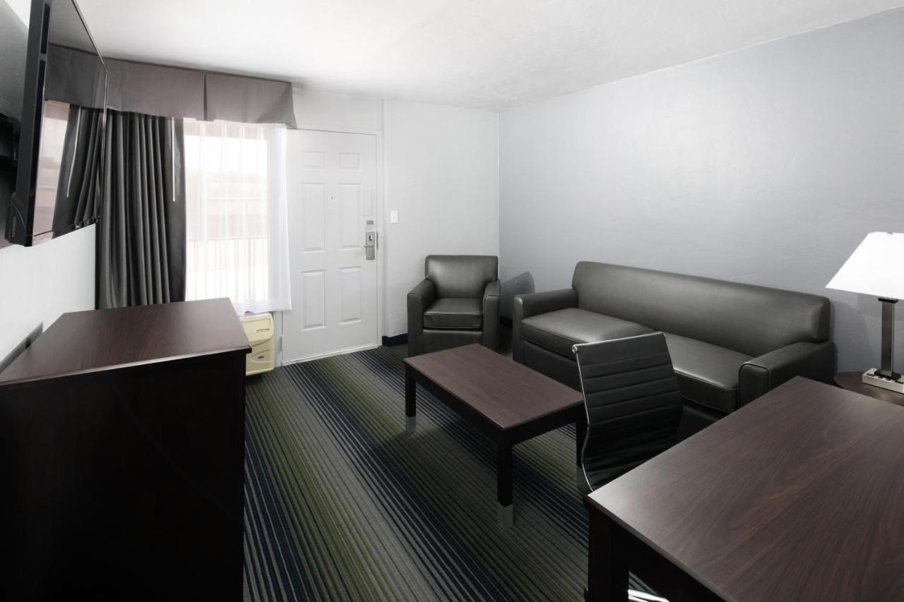 Photo - Red Lion Inn & Suites Tucson Downtown