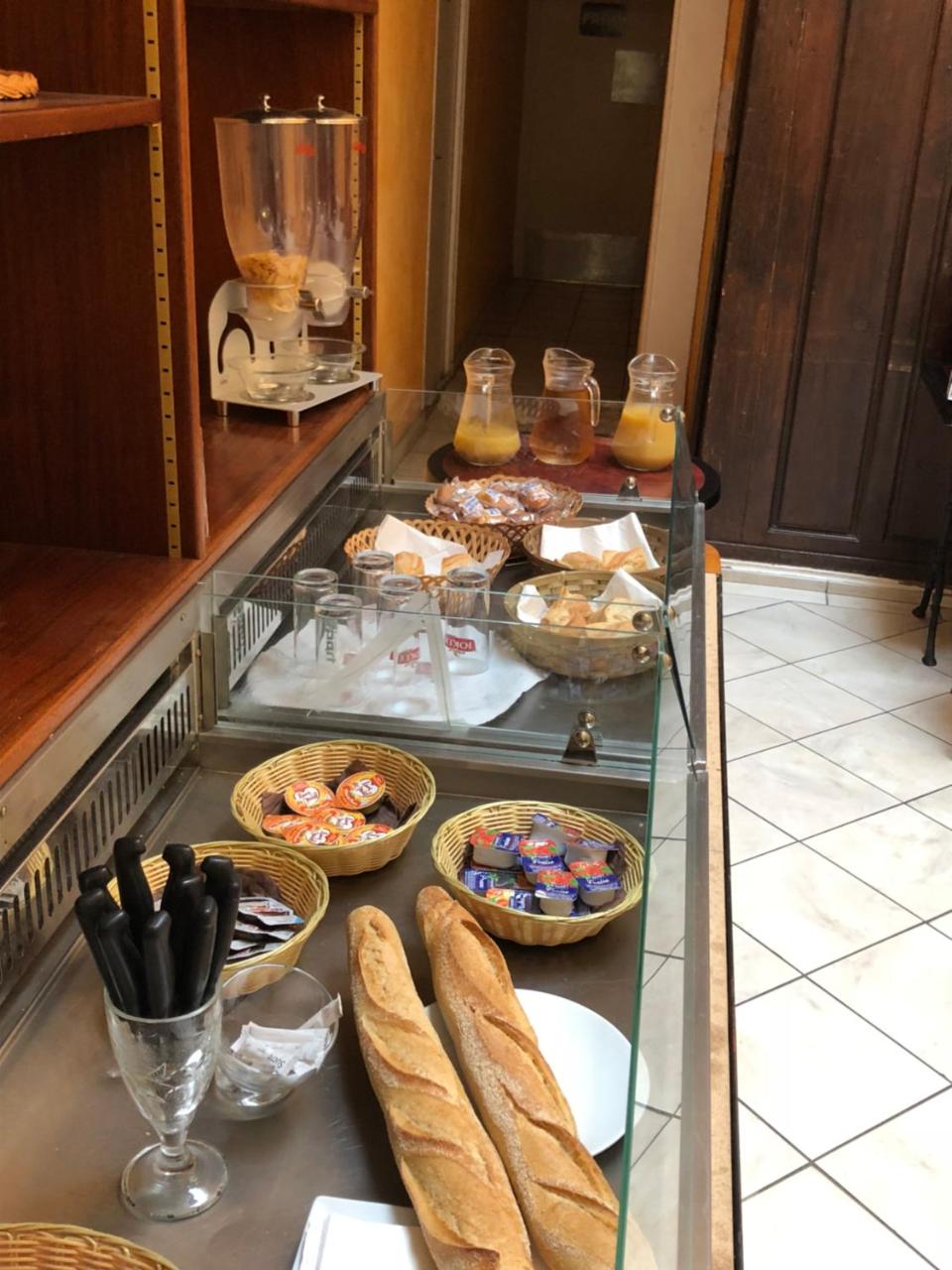 Hôtel Des Arceaux photo 2