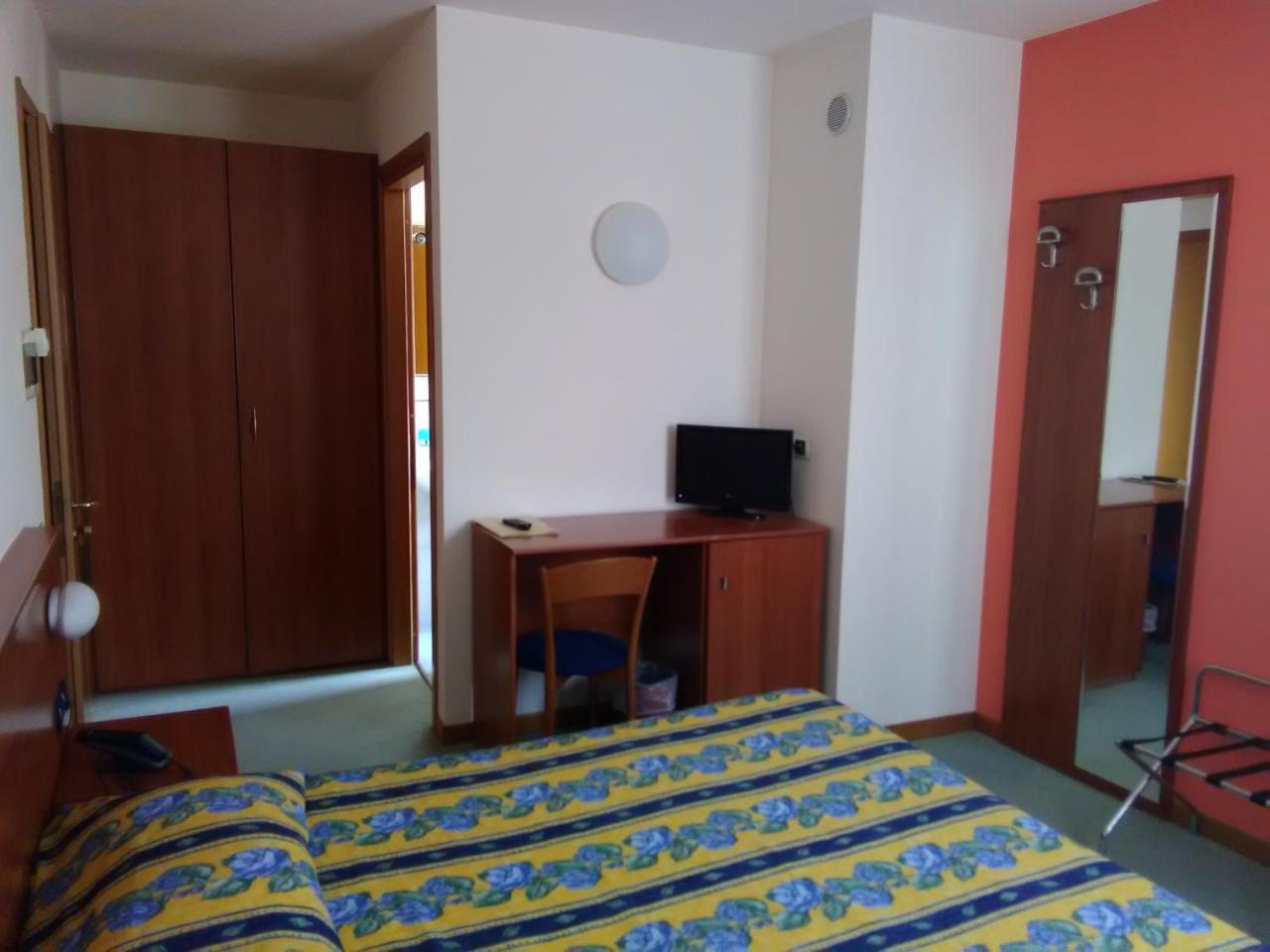 Hotel Naonis photo 3