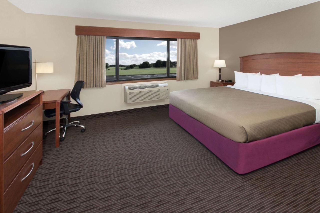 AmericInn by Wyndham Grundy Center photo 4