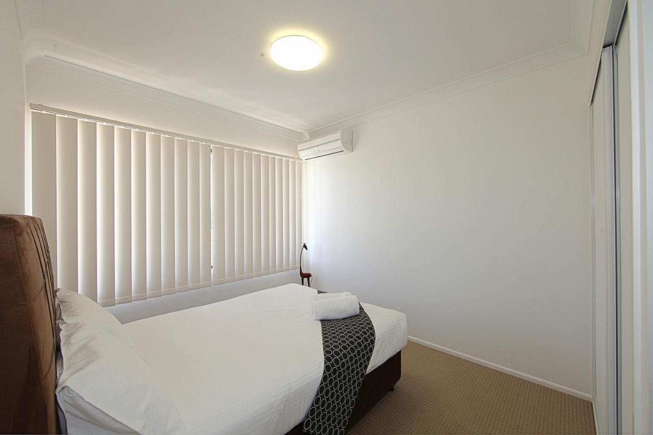Alexandra Apartments photo 3