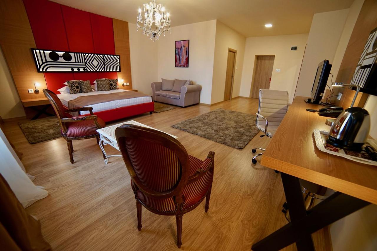 Astoria Hotel & SPA photo 2
