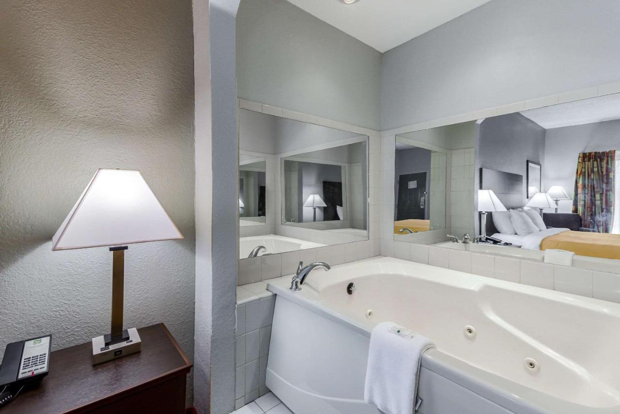 Quality Inn Goodlettsville photo 4