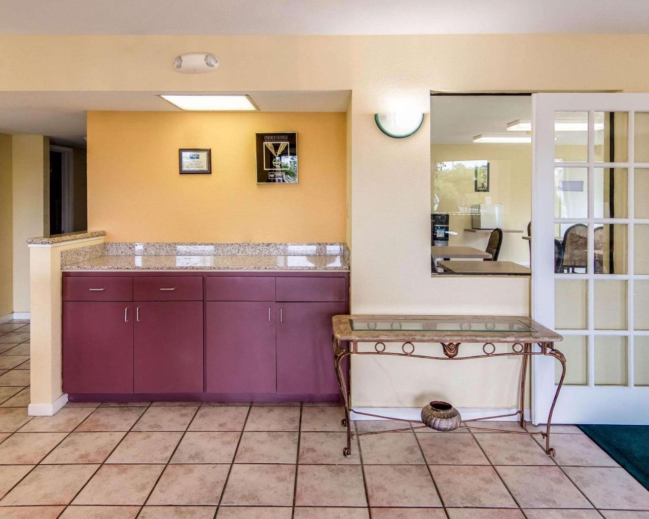 Foto - Rodeway Inn & Suites Hwy 290 NW