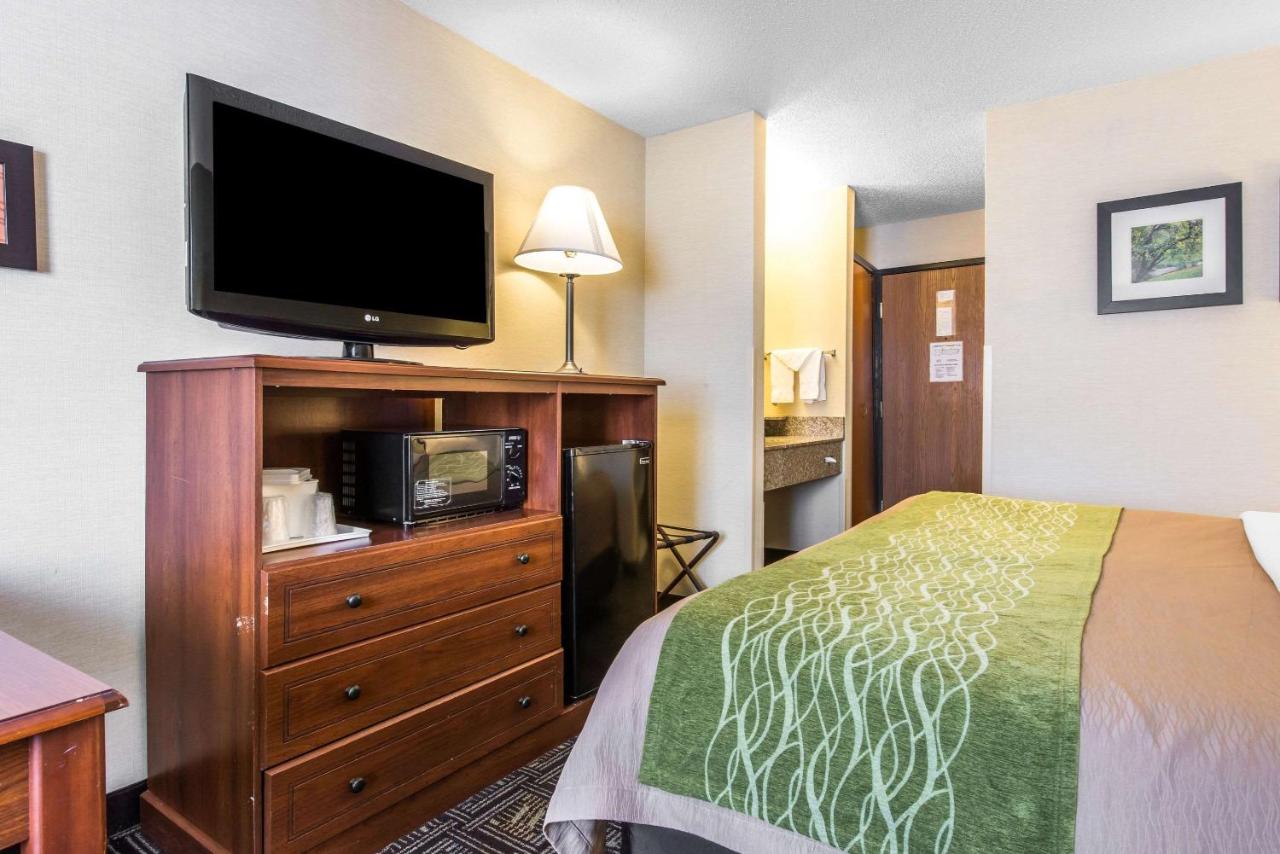 Comfort Inn Weirton - Steubenville photo 2