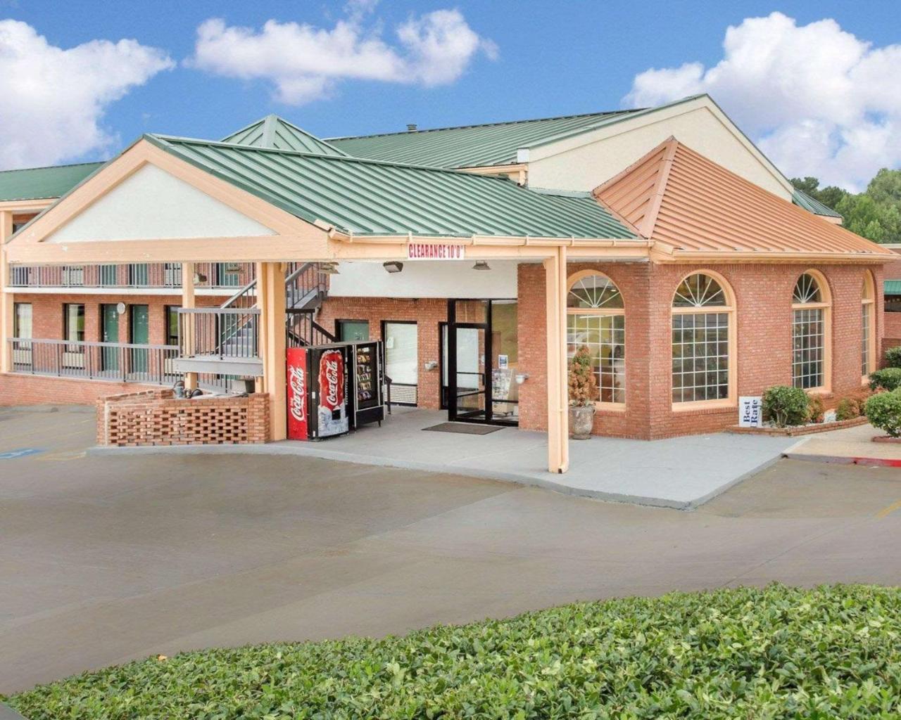 Photo - Econo Lodge Acworth East