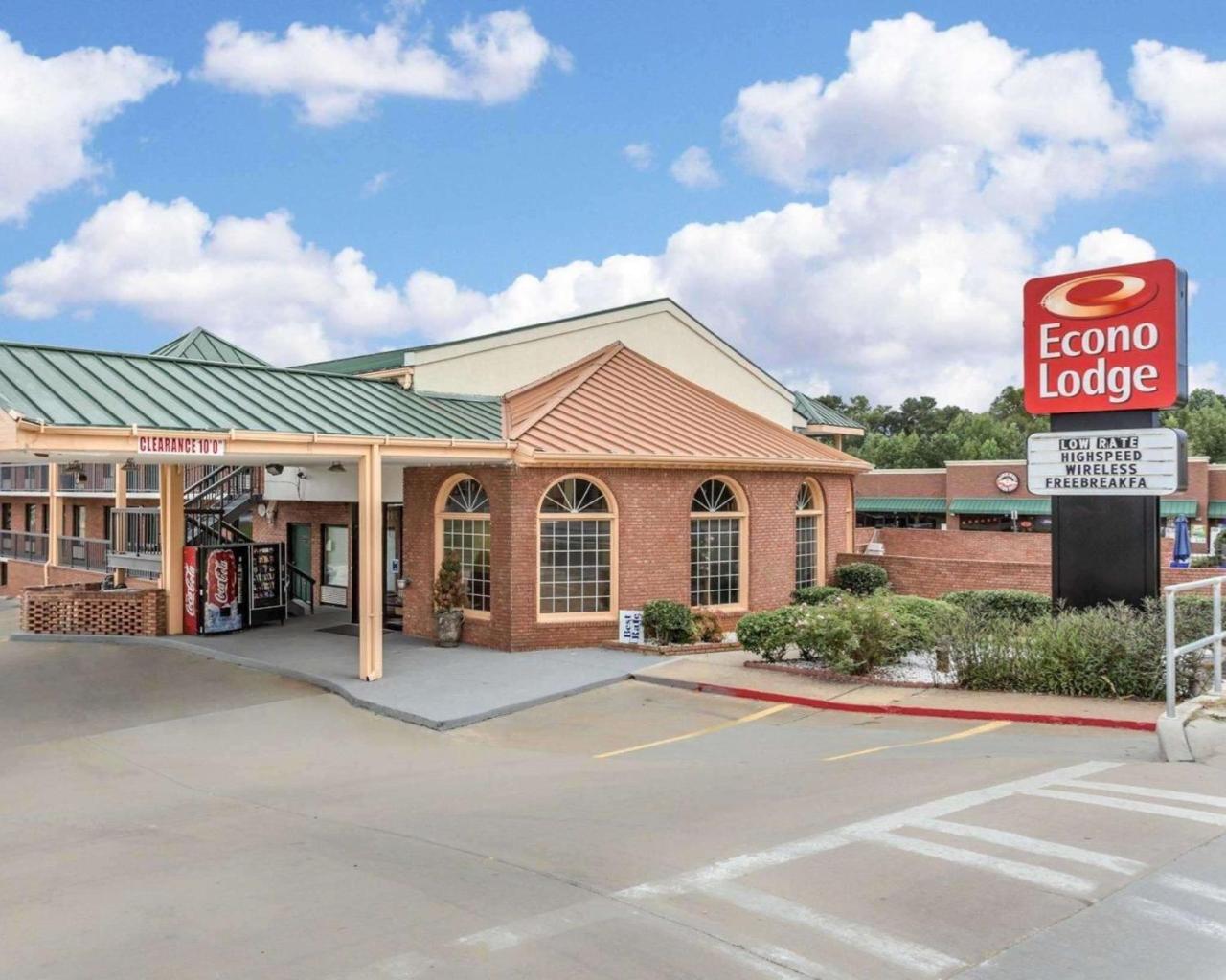 Photo - Econo Lodge Acworth East