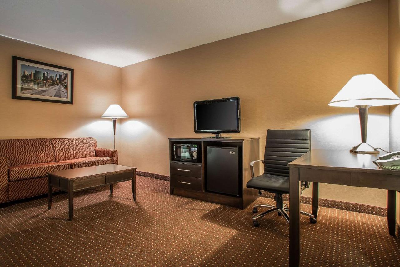 Quality Inn Elgin I-90 photo 2