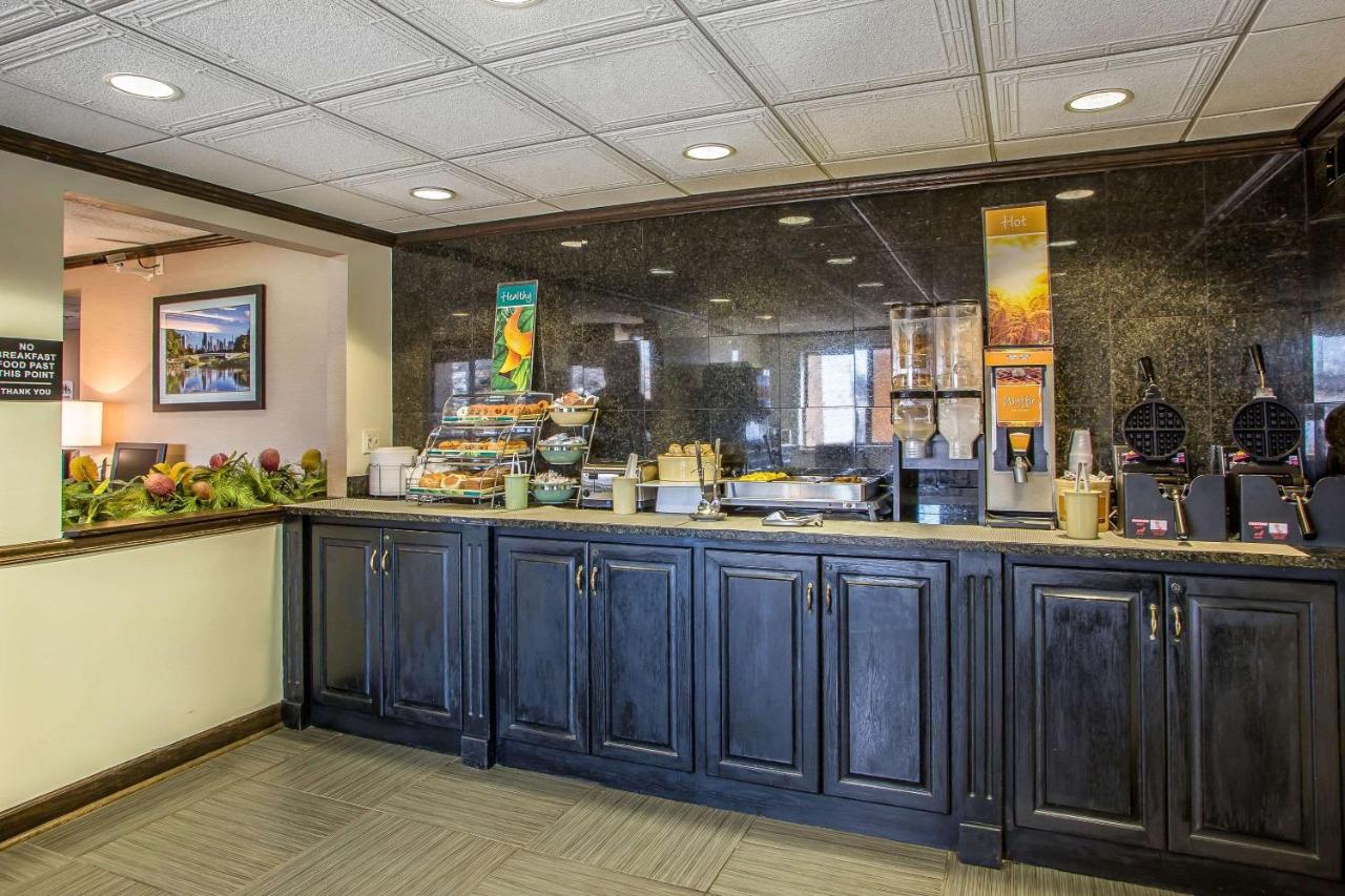 Quality Inn Elgin I-90 photo 3