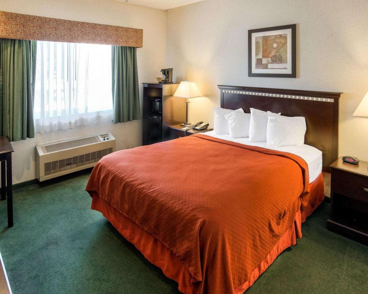 Quality Inn near Northtown Mall & National Sports Center photo 3