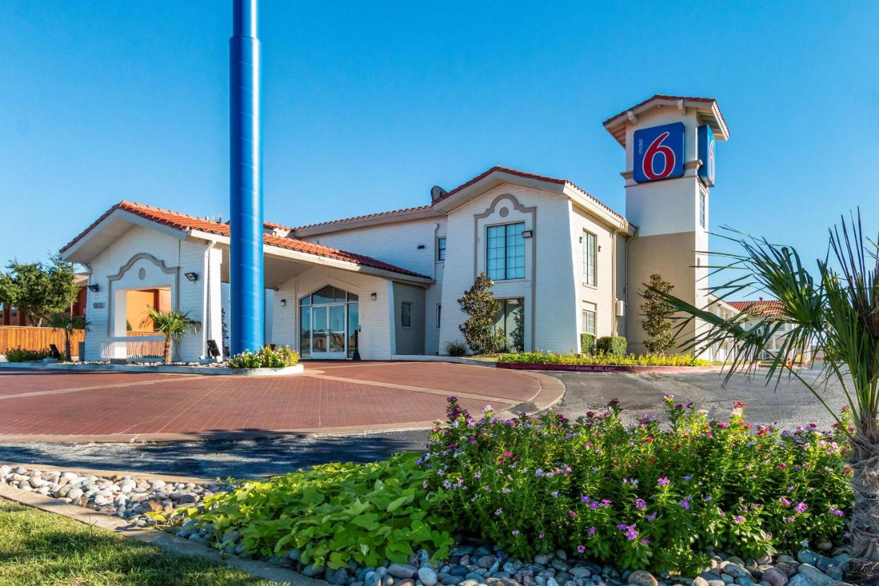 Motel 6 Euless, TX - DFW West