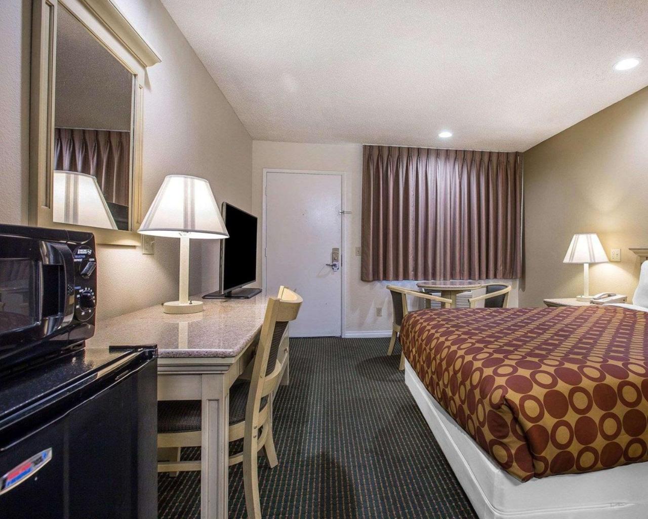 Rodeway Inn Santee San Diego East photo 3