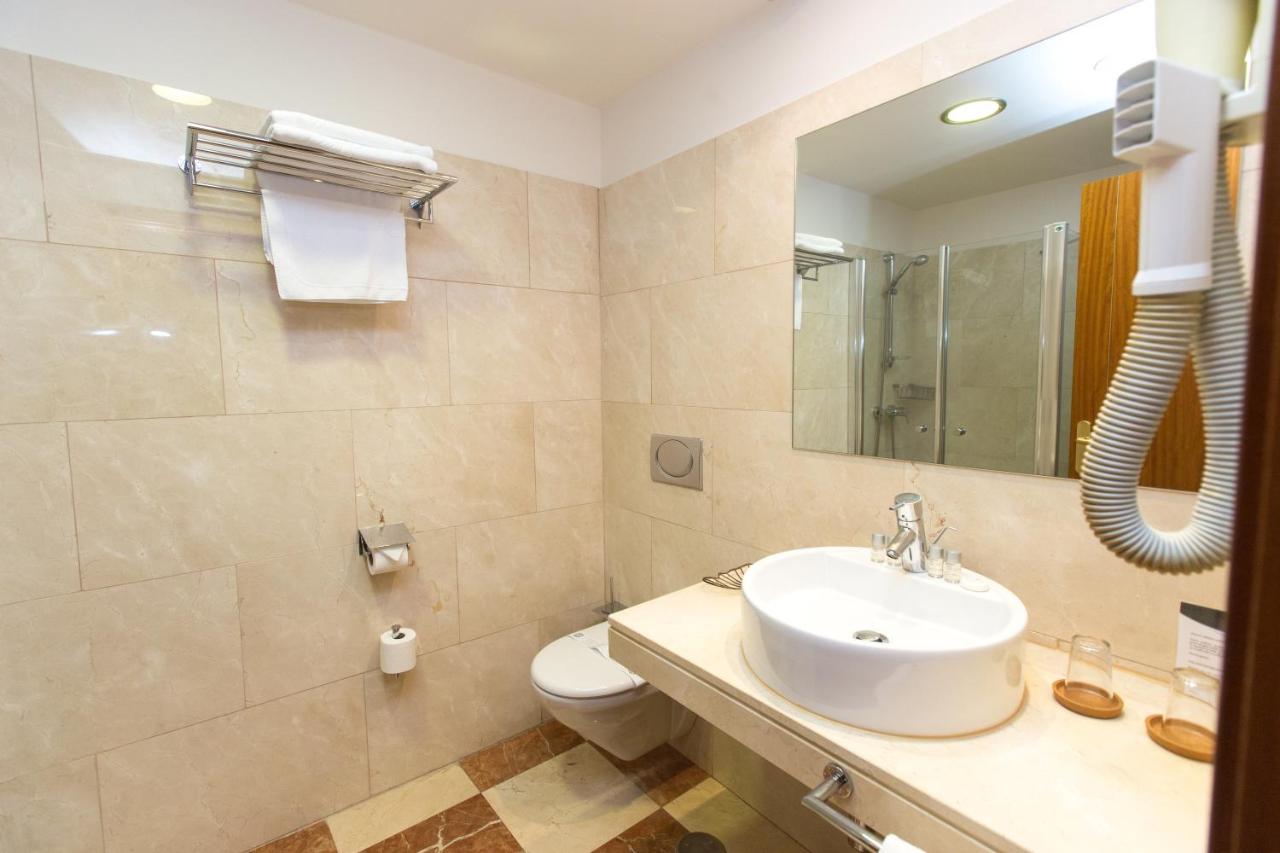 Hotel Garelos Betanzos photo 2