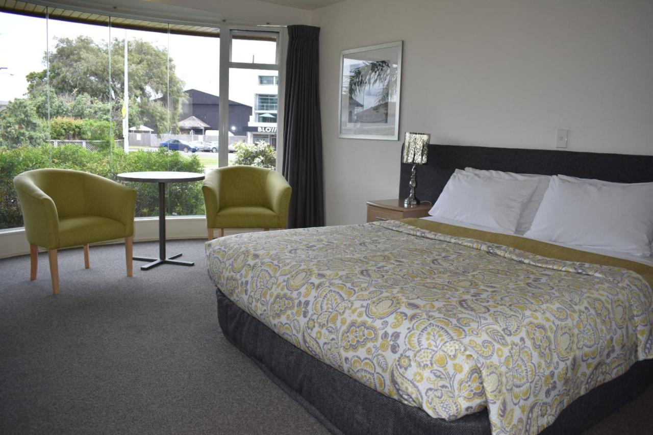Baywatch Motor Inn photo 2