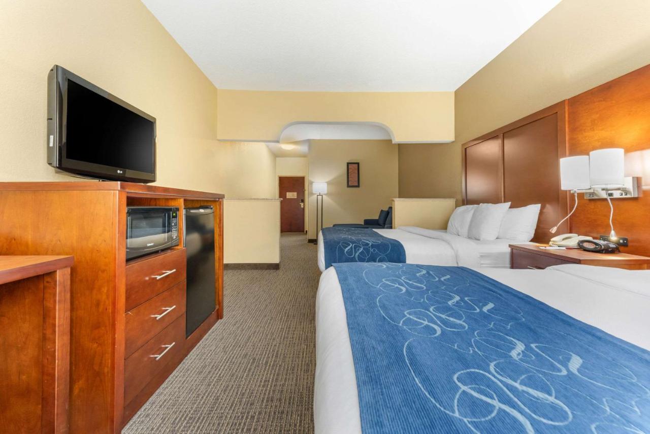 Comfort Suites Findlay I-75 near Sports Complex photo 3
