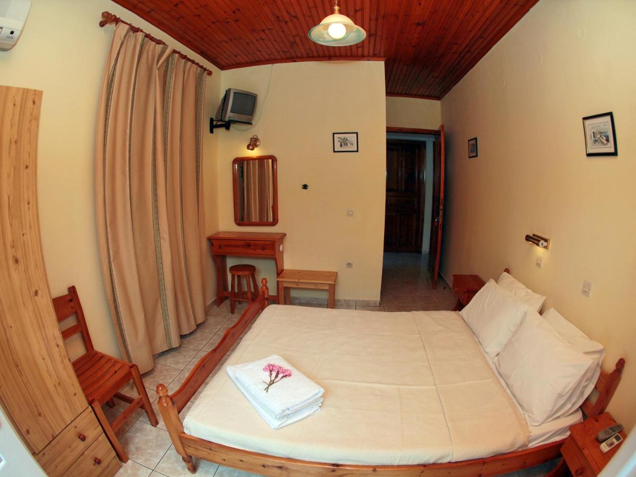 Glaros Guesthouse photo 4