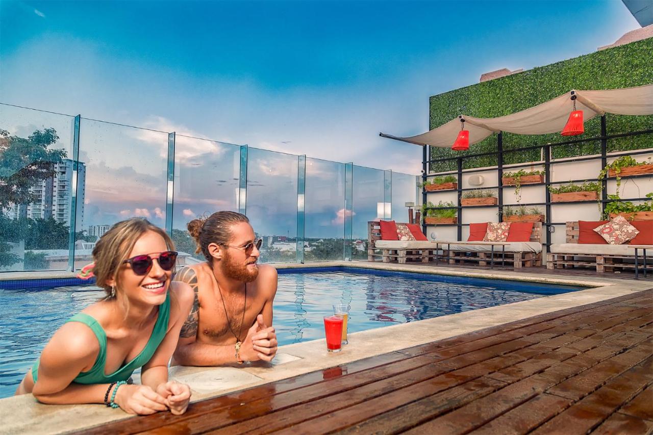Nomads Hotel, Hostel & Rooftop pool photo 4