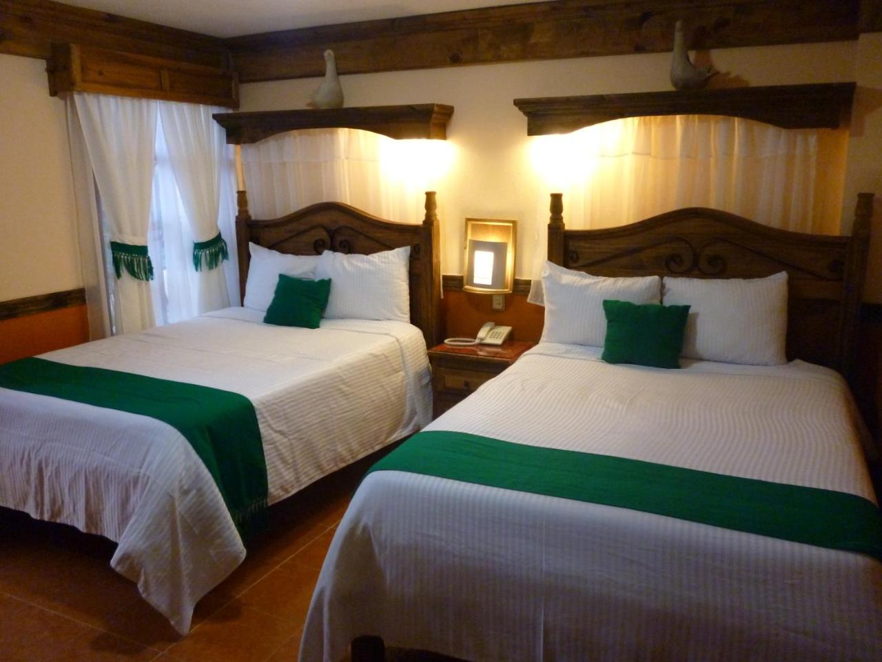 Hotel Temático Mision Colonial