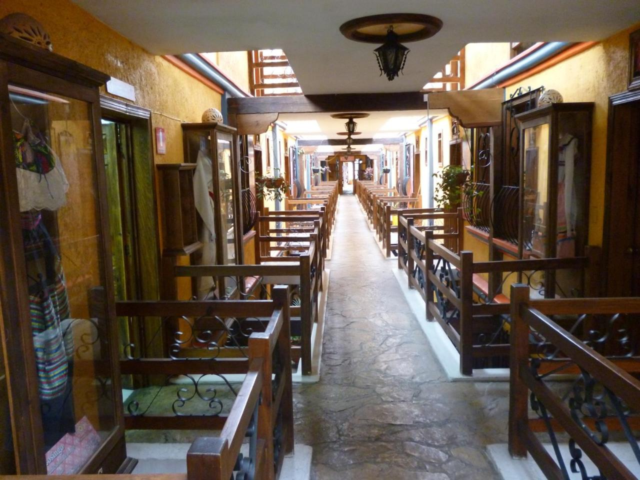 Hotel Temático Mision Colonial