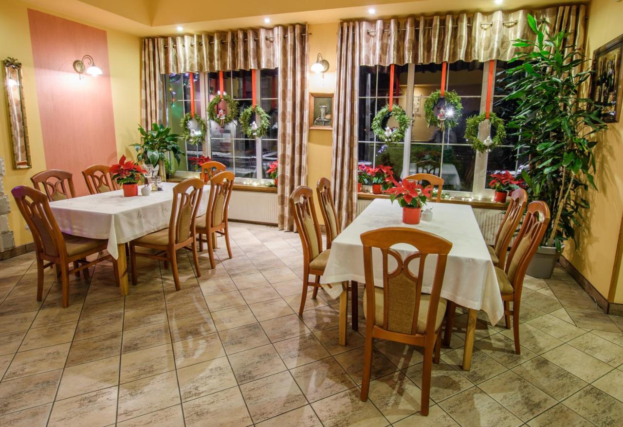 Dwór Skalny Apartamenty, Pokoje i Restauracja Karczma Skalna - 3