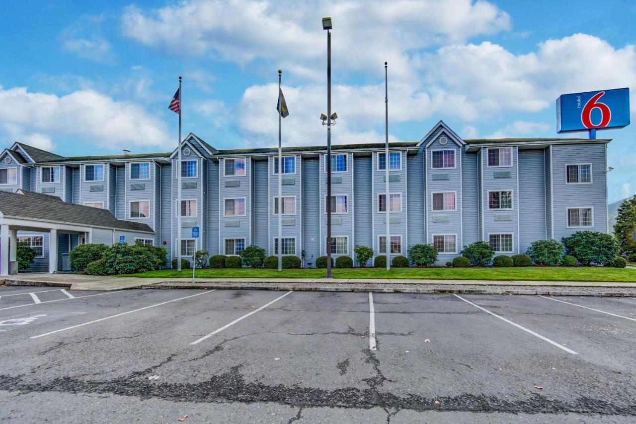 Motel 6 Sutherlin, OR - I-5