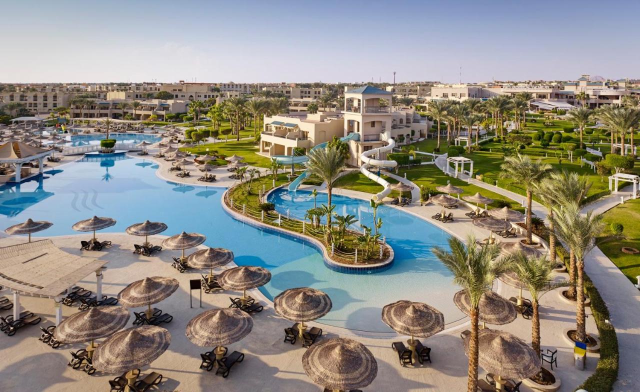 Coral Sea Holiday Resort & Aqua Park