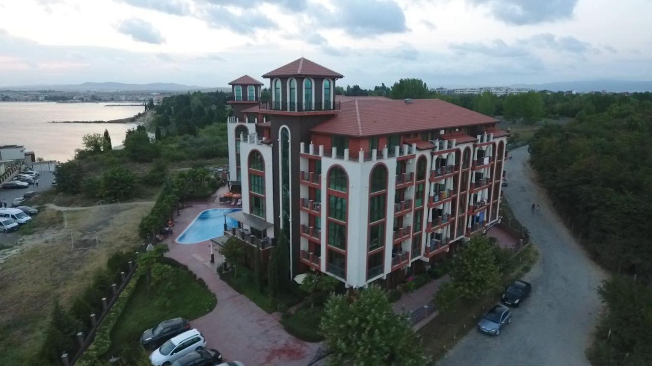 Photo - Chateau del Marina Apart Complex