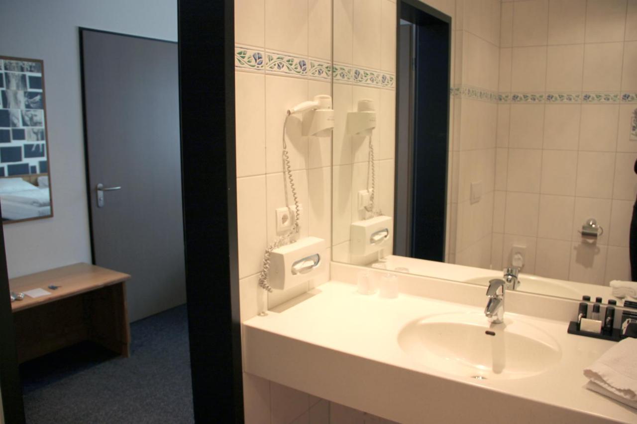 Hotel Hamburg-Wittenburg van der Valk photo 3