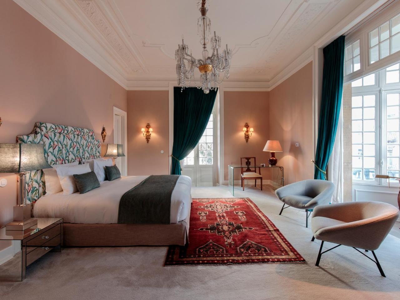 Dear Lisbon - Valmor Palace - 2