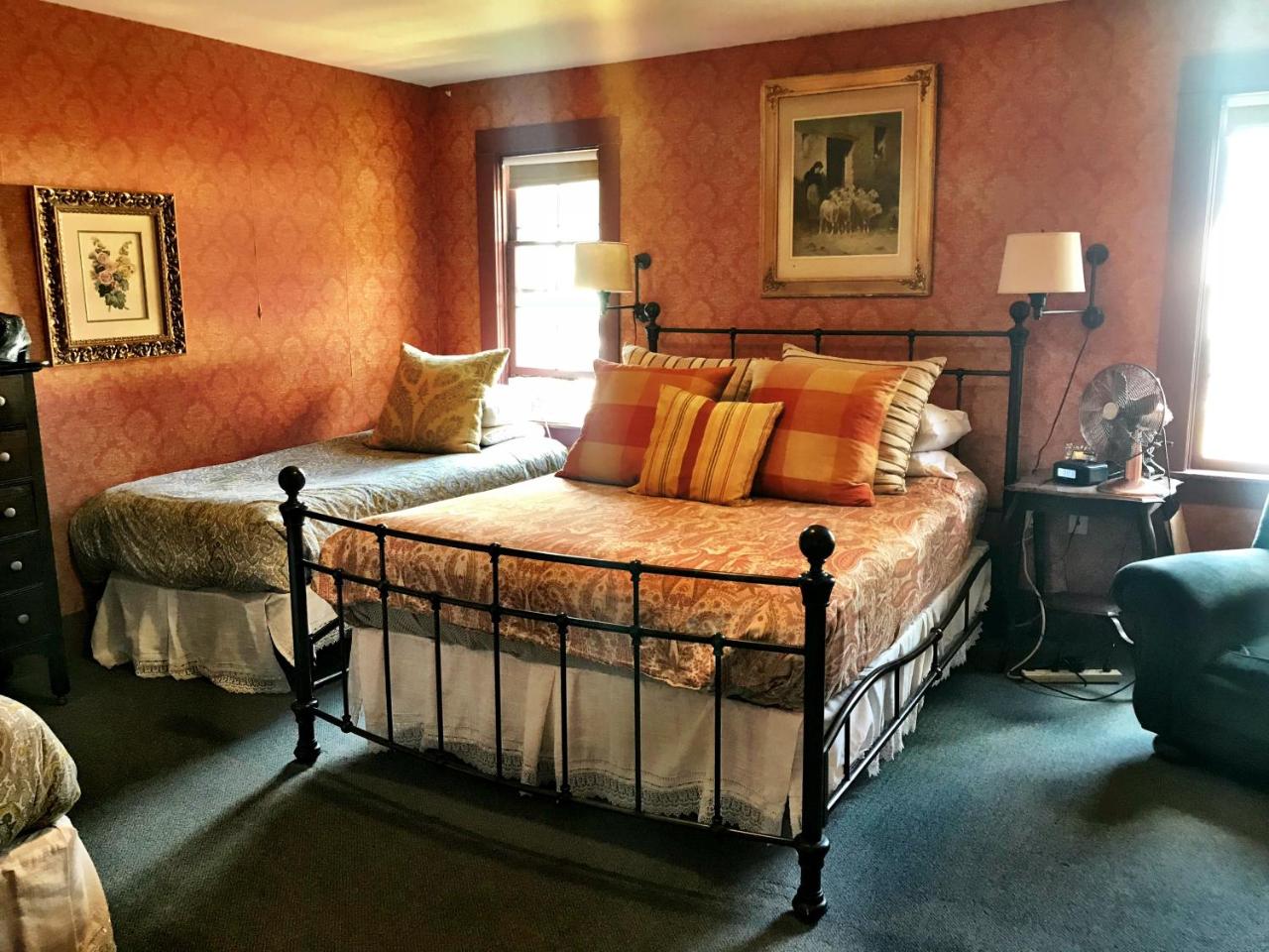 Historic Skagway Inn photo 3