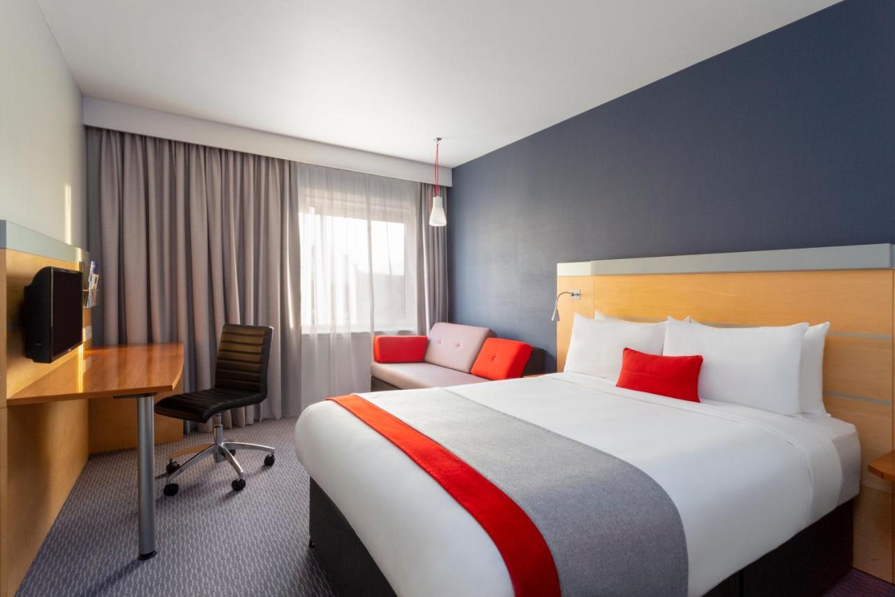 Holiday Inn Express Birmingham Redditch by IHG - 2