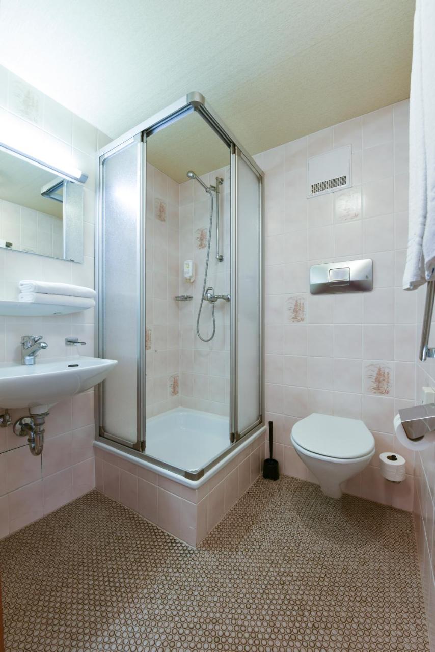City Hotel photo 4
