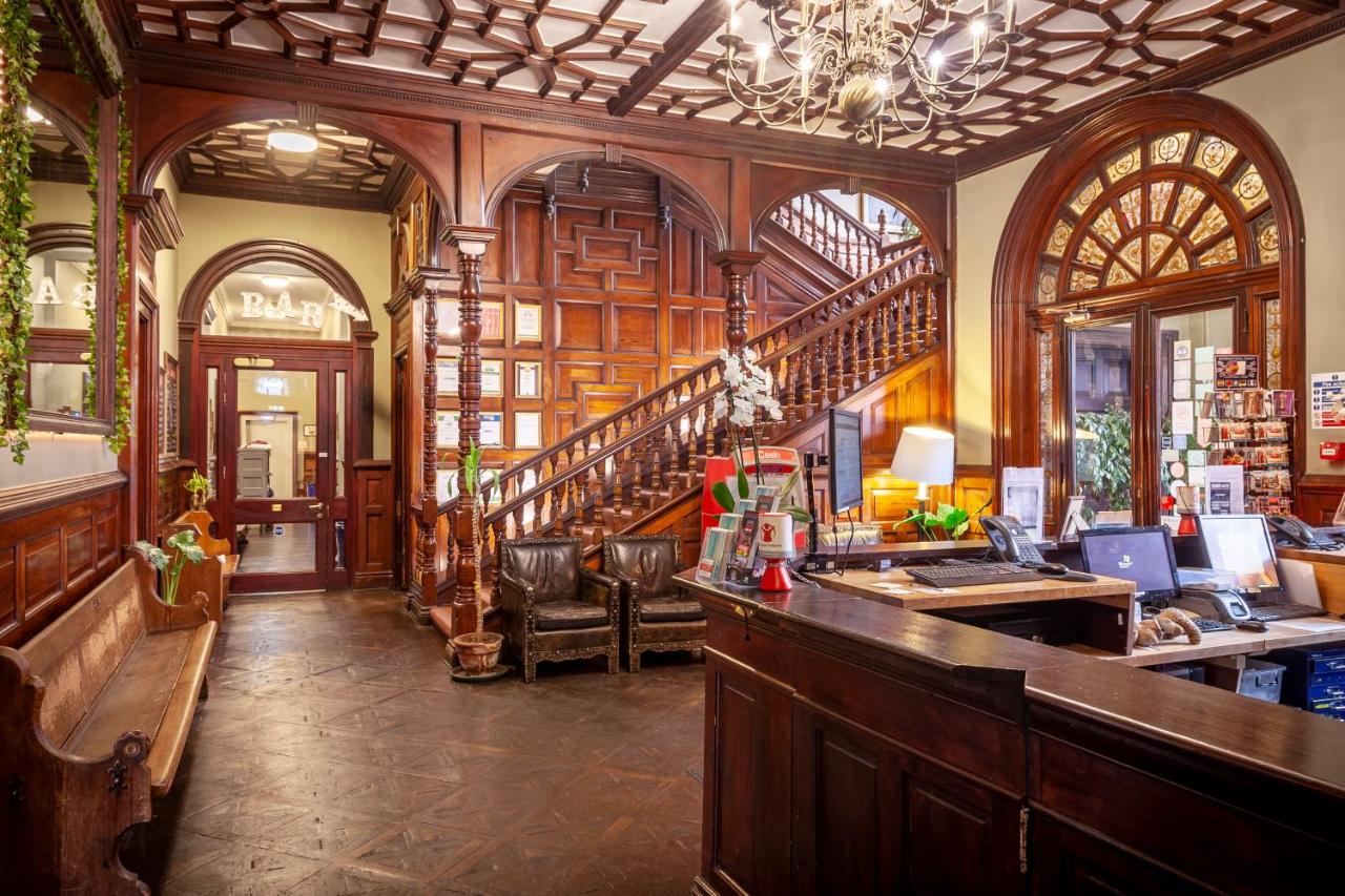 Palmers Lodge: Swiss Cottage photo 3