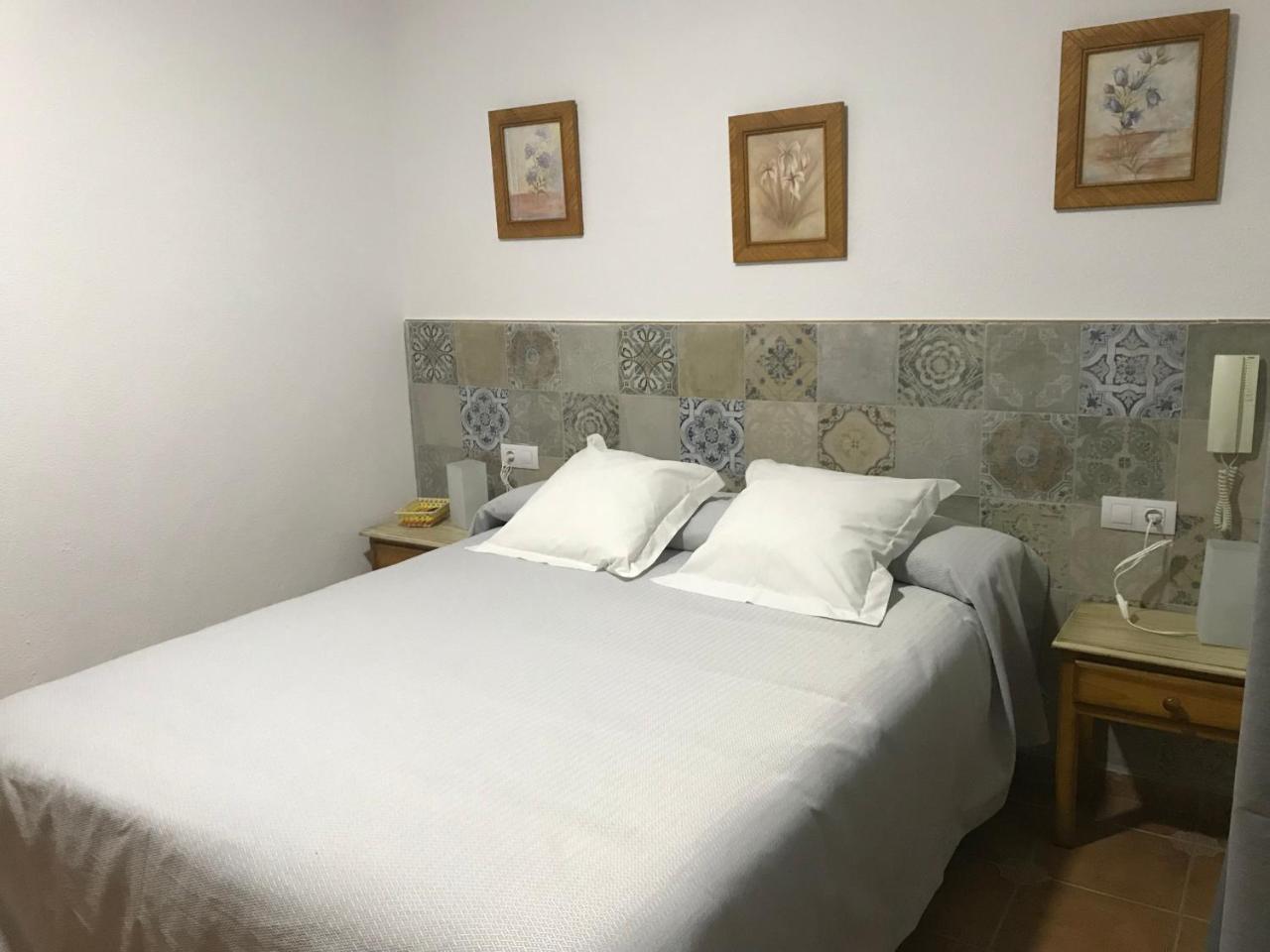 Hostal Canalejas photo 2