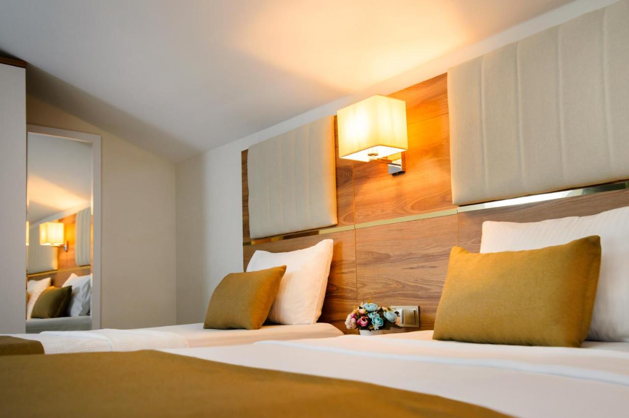 White House Hotel photo 2