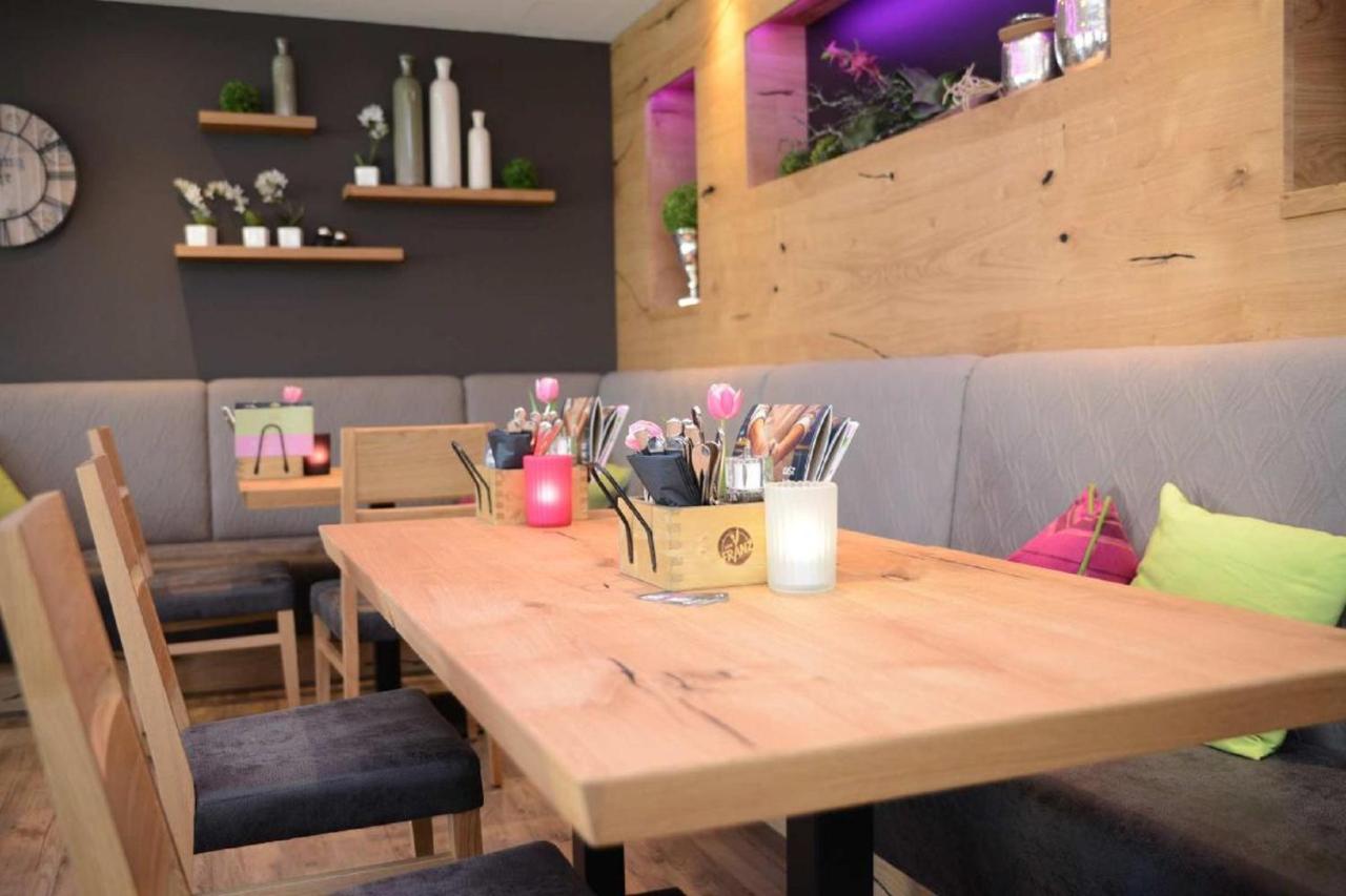 Hotel Dein Franz - Bistro, Kaffeebar & Outdoor-Lounge - photo 3