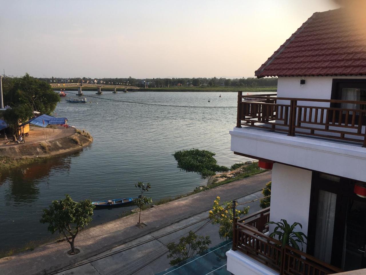 Threeway Riverside Villa photo 3