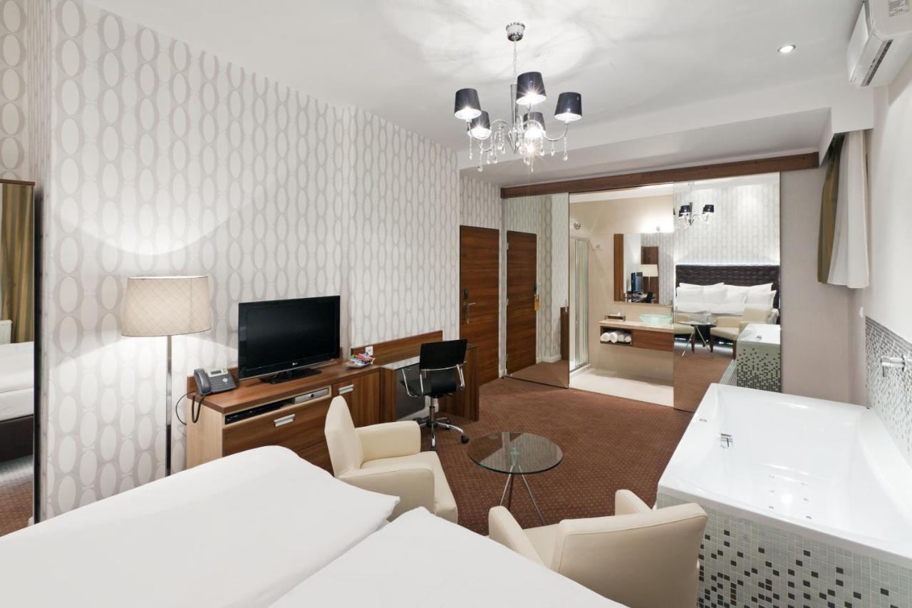 Pytloun City Boutique Self Check-in Hotel photo 4