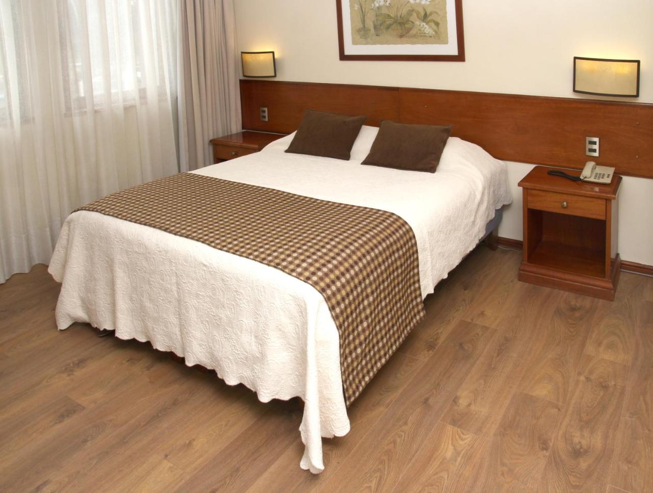 Tur Hotel Santiago photo 2
