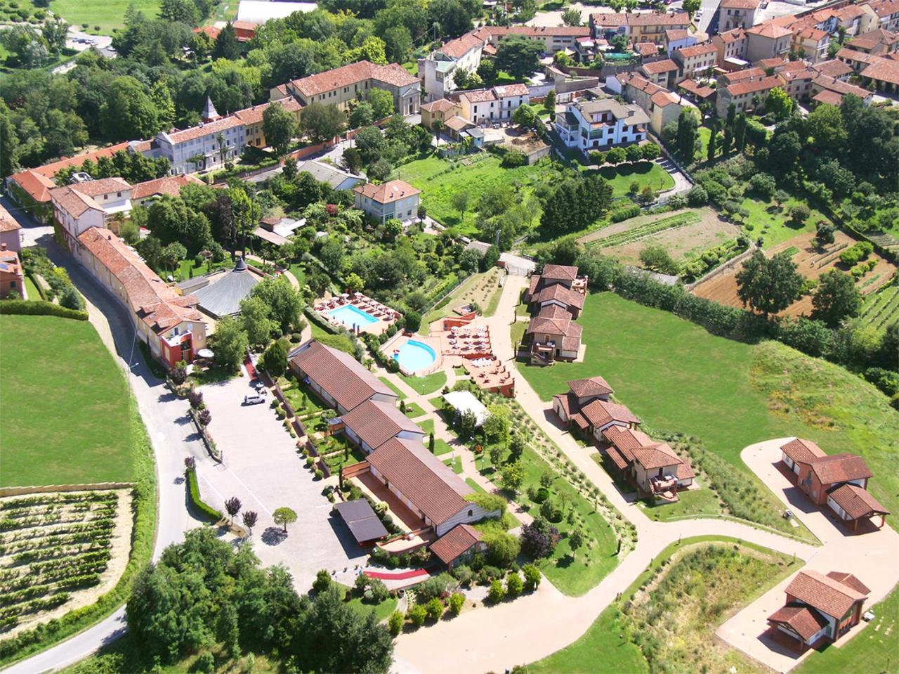 Ariotto Village Hotel