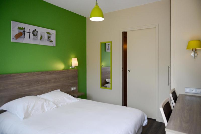 Logis Hôtel La Lentillere - Restaurant Côté Parc