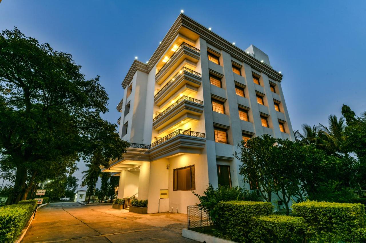 Sun-n-Sand Suites, Shirdi photo 3
