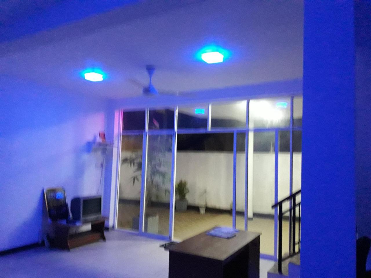 White Wall Hotel photo 3