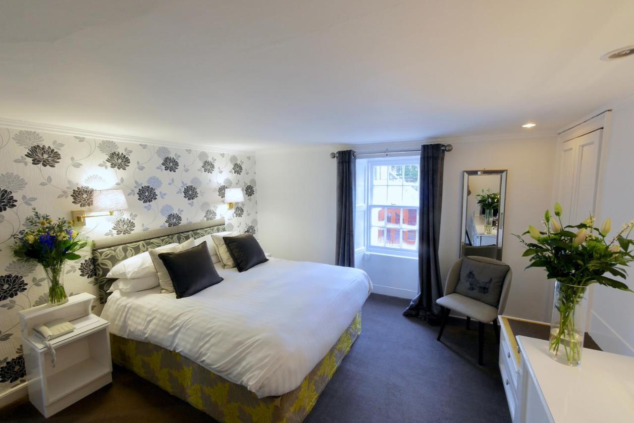 Selkirk Arms Hotel - 2