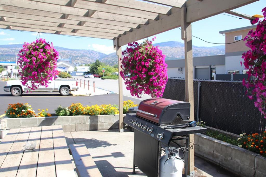 Plaza Motel photo 2