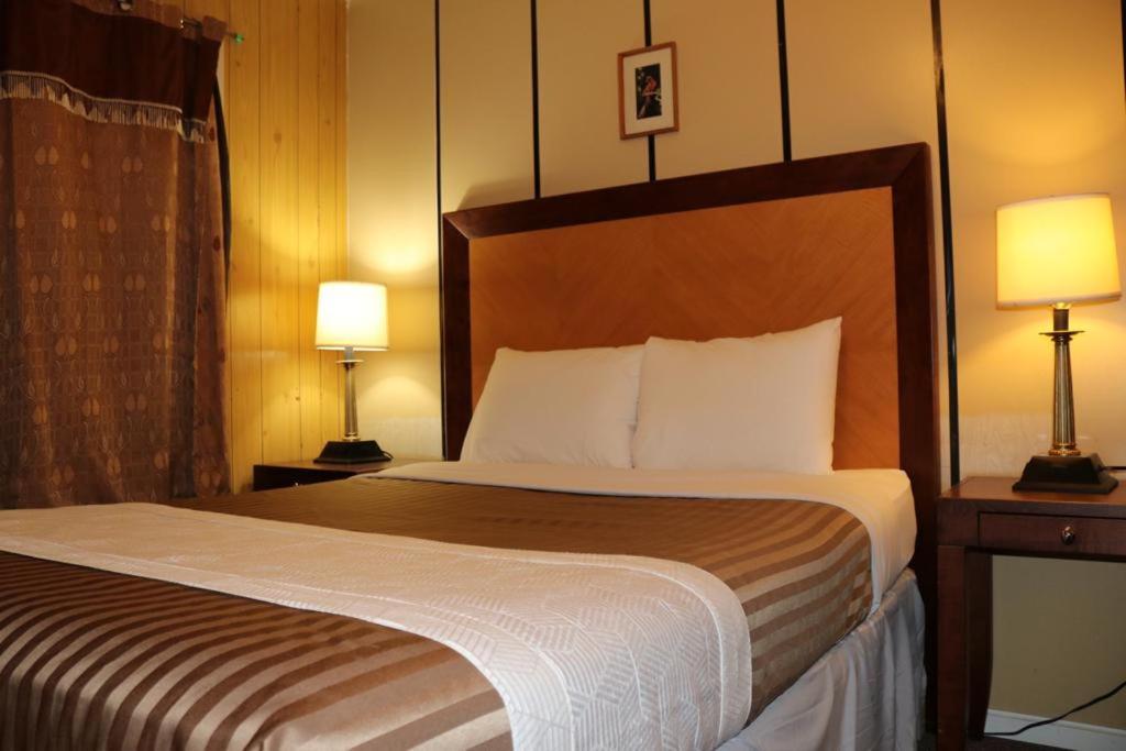 Plaza Motel photo 3