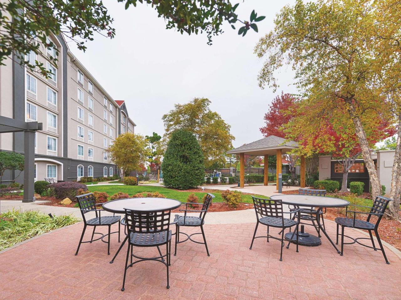 La Quinta Inn & Suites by Wyndham Oklahoma City - NW Expwy photo 4