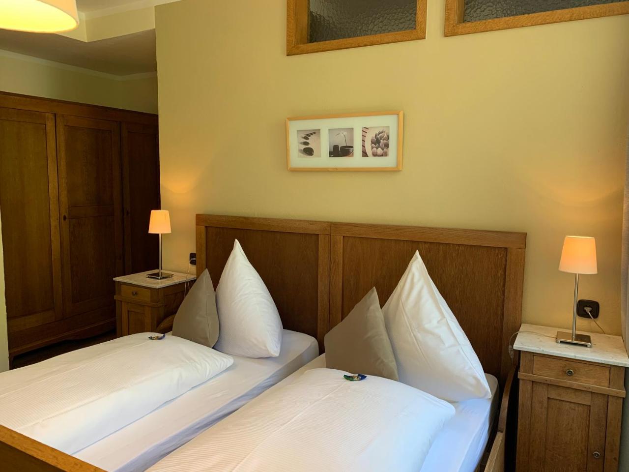 Moselland Hotel im Enderttal Zum Onkel Willi photo 2