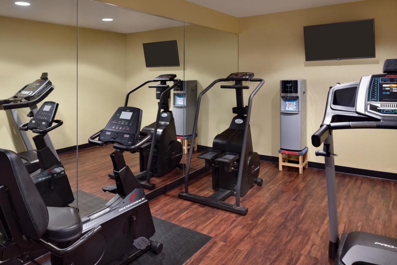 Photo - Hawthorn Extended Stay by Wyndham Milwaukee Airport
