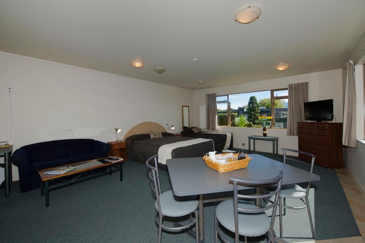 Lake Point Motel photo 2